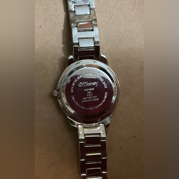 Disney: Mickey Mouse crystal accent bracelet /wrist watch.about/ appropriate 7”. - Picture 5 of 10